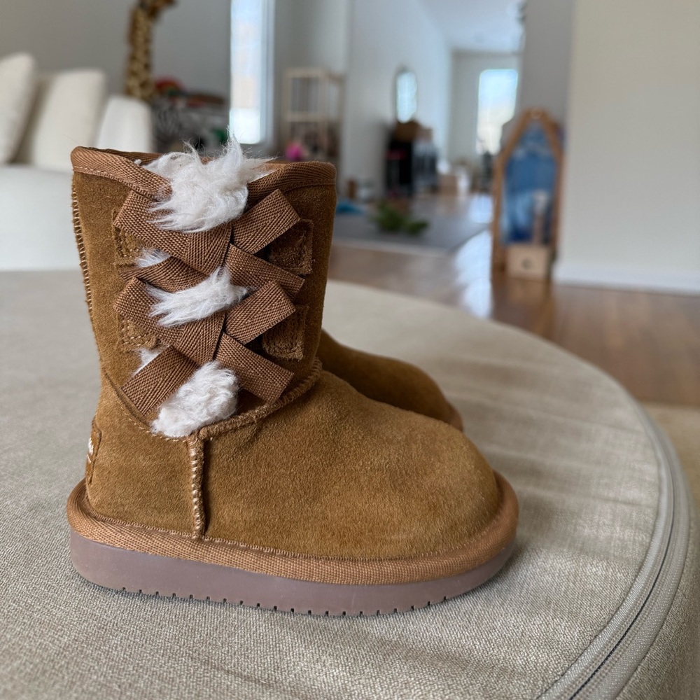 Koolaburra Tan Kids Boots with Fluffy Accents 6